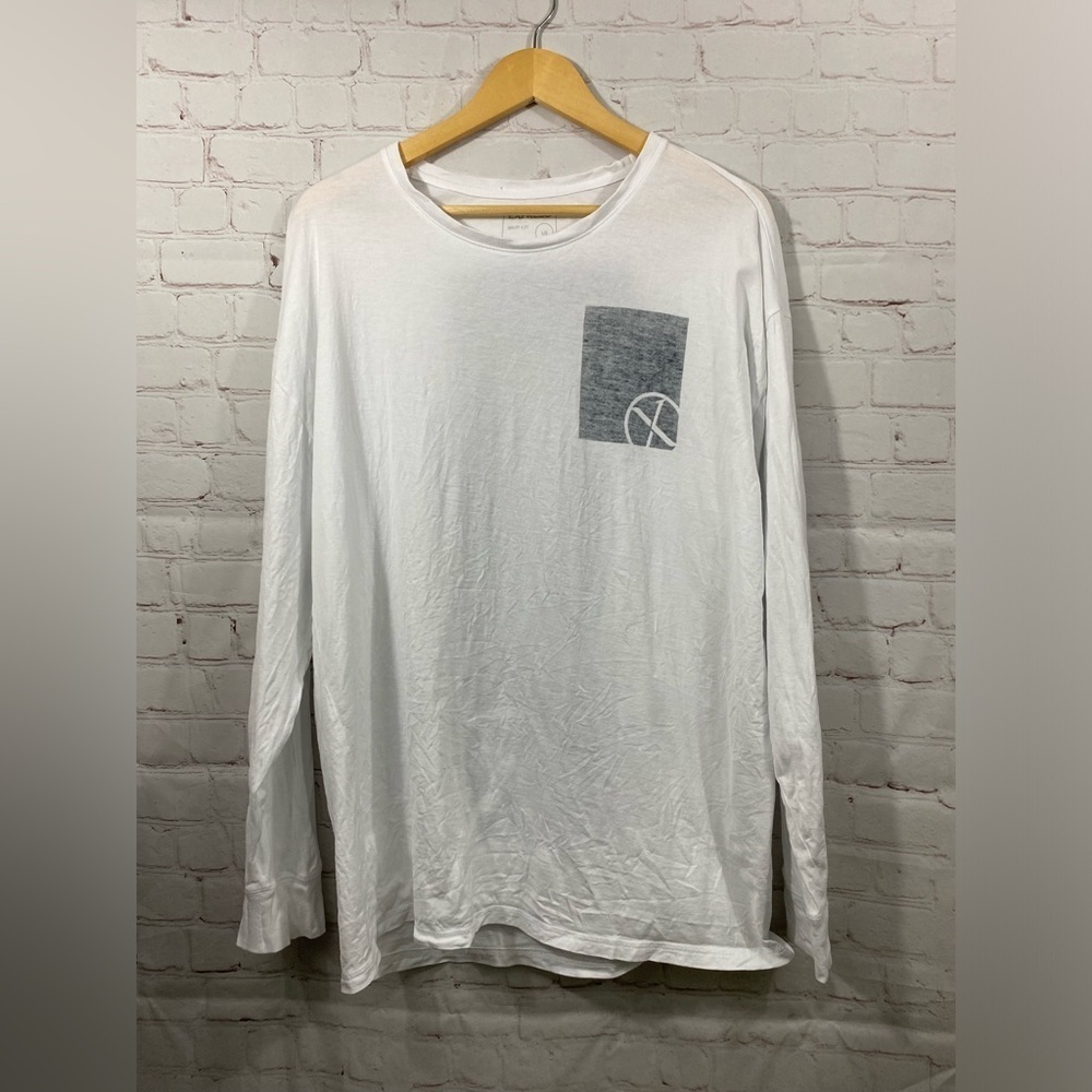 Express T-shirt Mens Size Large  White Long Sleeve Graphic Design Crew Neck